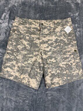 Authentic Gobertx USA Military Shorts Camo Print Size 40 Cotton Blend NWT